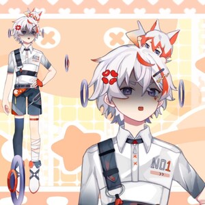 Peut inclure: Un personnage d'anime aux cheveux blancs avec des accents rouges et un petit renard blanc sur la t&ecirc;te. Le personnage porte une chemise blanche avec une sangle noire et le texte "NO1" sur le devant. Le personnage a un bandeau rouge et blanc et un autocollant en forme de c&oelig;ur rouge et blanc sur la joue.