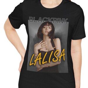 【新品】BLACKPINK LISA ALTEREGO Tシャツ il_fullxfull.6817798835_hjys.jpg