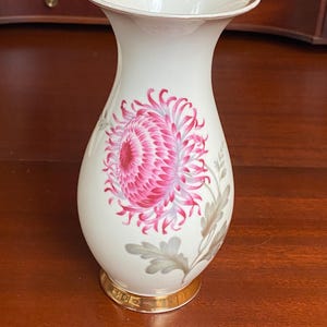 Johann Seltmann Bavarian Porcelain Vase / Pink Chrysanthemum / Floral Decor / Gold Rim / 6.5 Inch / Made in Germany / Mid Century