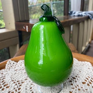 Murano Style Hand Blown Glass Green Pear / Art Glass Fruit