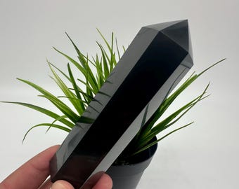Shungite-stenen toren: EMV-neutraliserend, energiebescherming, kristaldecor (12 cm)