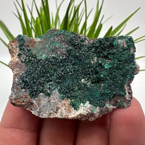 Superbe malachite verte sur matrice, originaire du Congo, minéraux, cristaux, spécimen minéral, minéraux de collection, malachite, minéraux en gros, malach