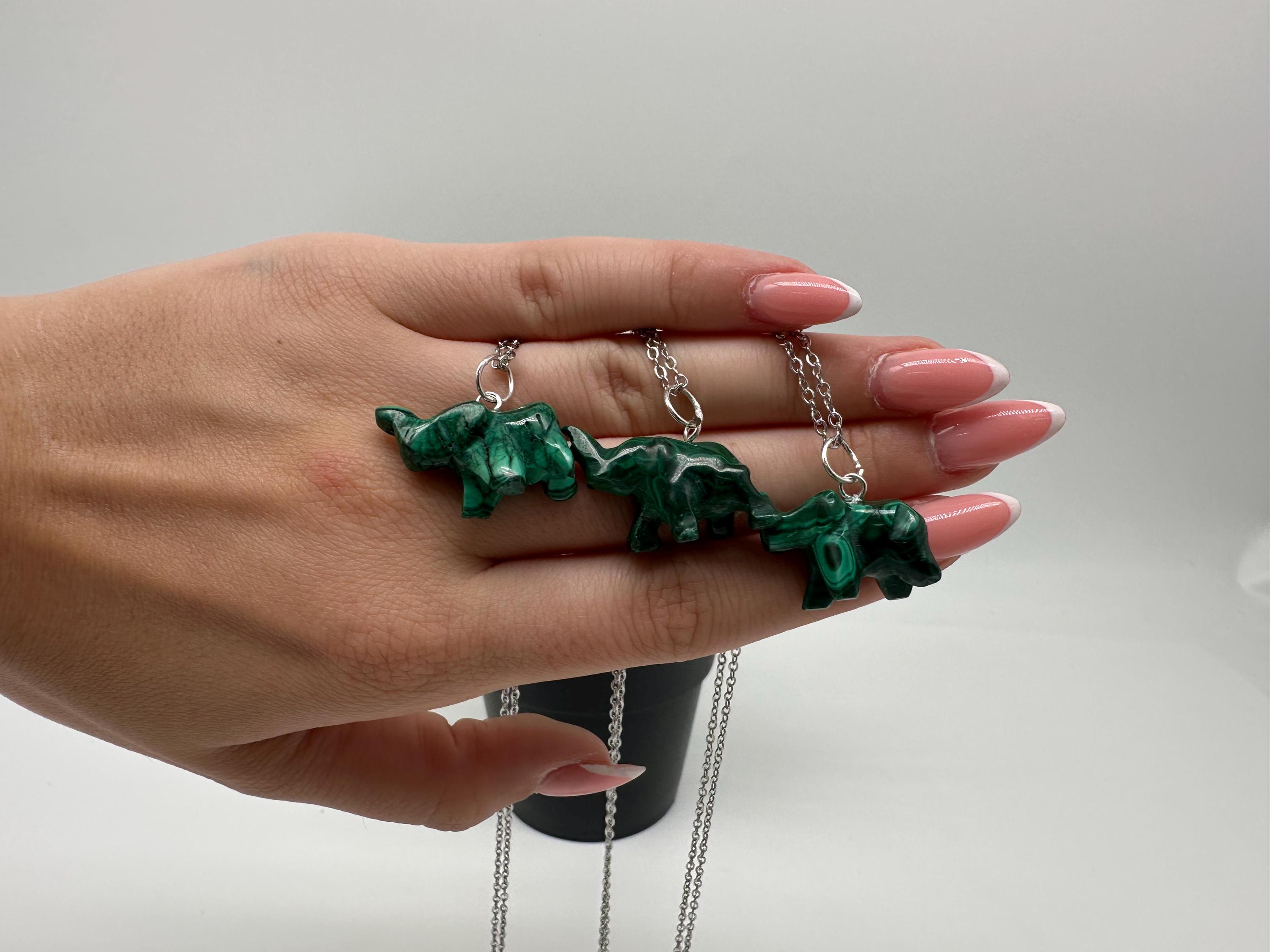 マラカイトの象の置物：天然石ペンダント、ヴィンテージホーム