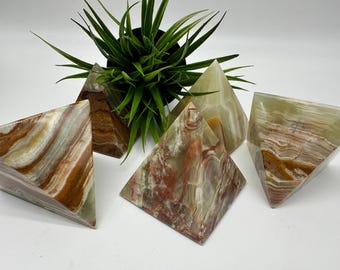 Green Onyx Crystal Pyramid 75mm,Grade Multi Green Marble Onyx Pyramid, Healing Crystals, Onyx Pyramid,Onyx crystal,Banded Calcite/Onyx pyram