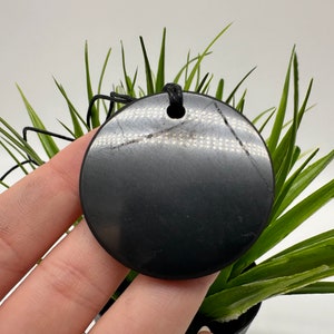 Shungite Pendant 4/4cm.Shungite Crystal Pendant,Healing Crystal,Highly Energetic Metaphysical,EMF Protection,Polished Pendant,5G Protection
