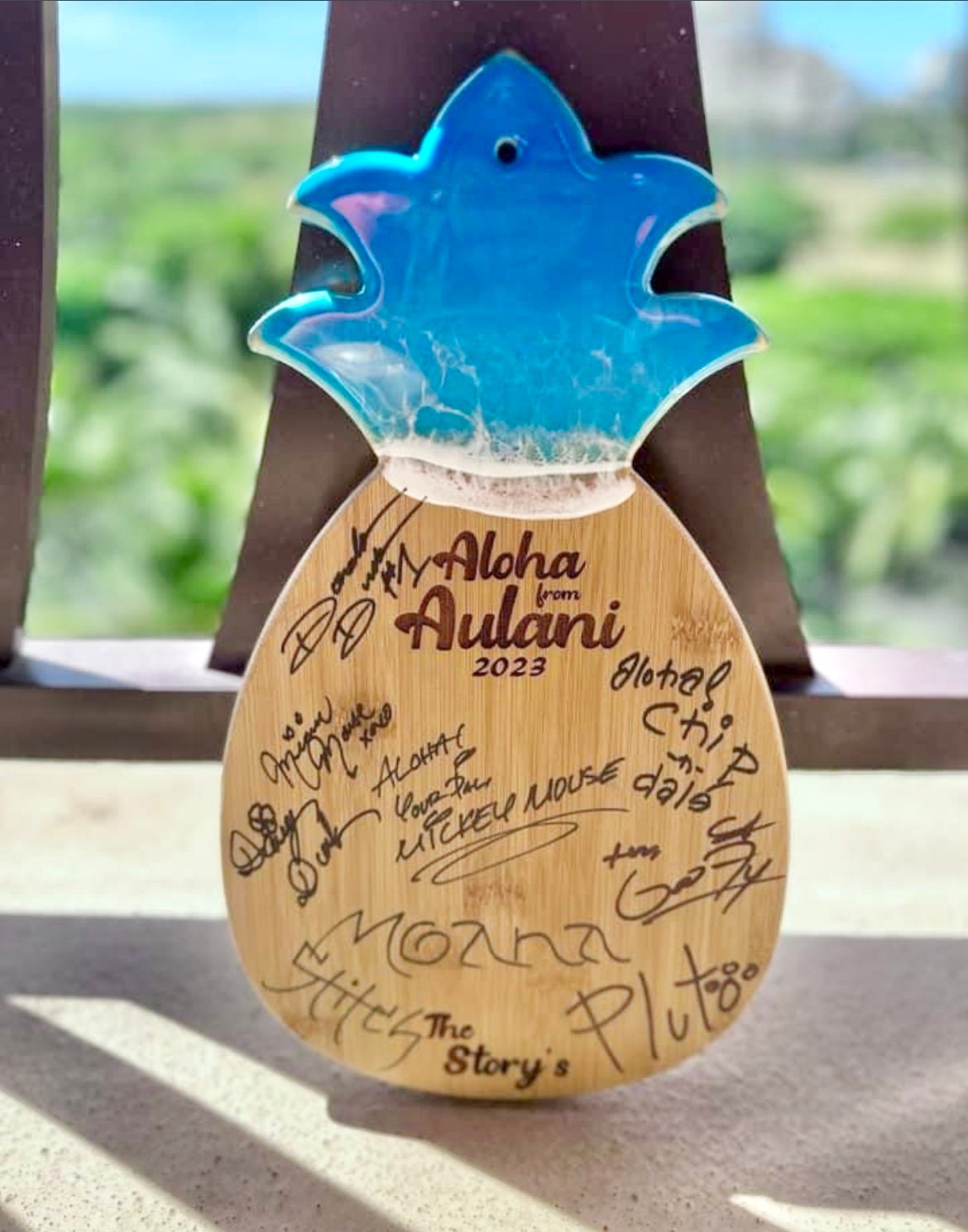 パイナップルアウラニキャラクターサインボード ビーチウェーブ付き