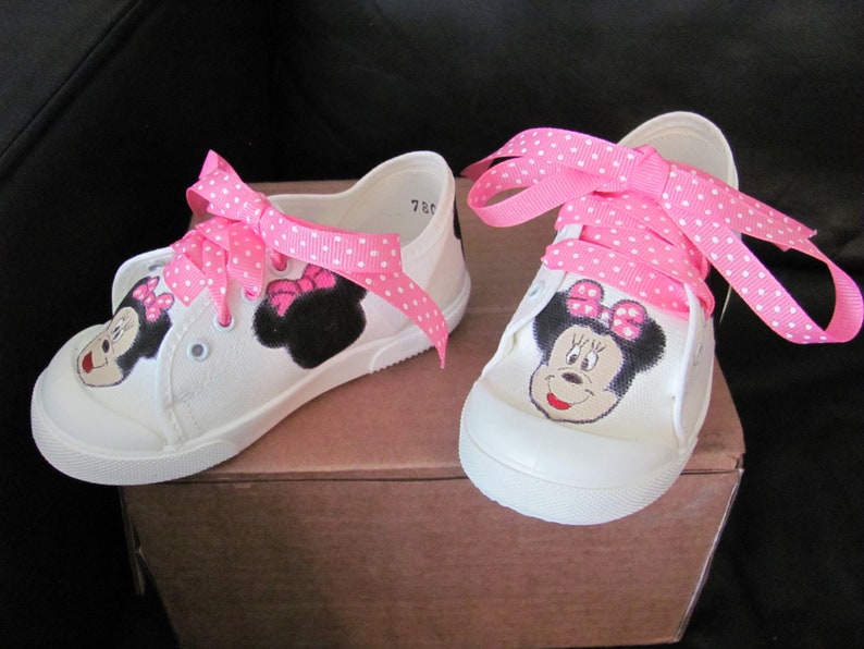 Hand painted Minnie Mouse shoes image 9