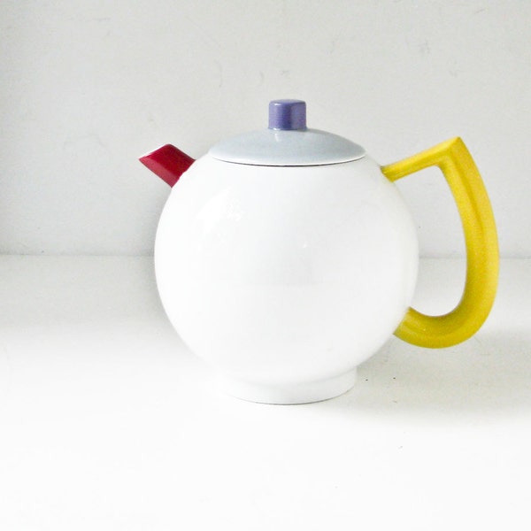 Modern Geometric Teapot - German Porcelain - Designed by Lutz Rabold - City Design