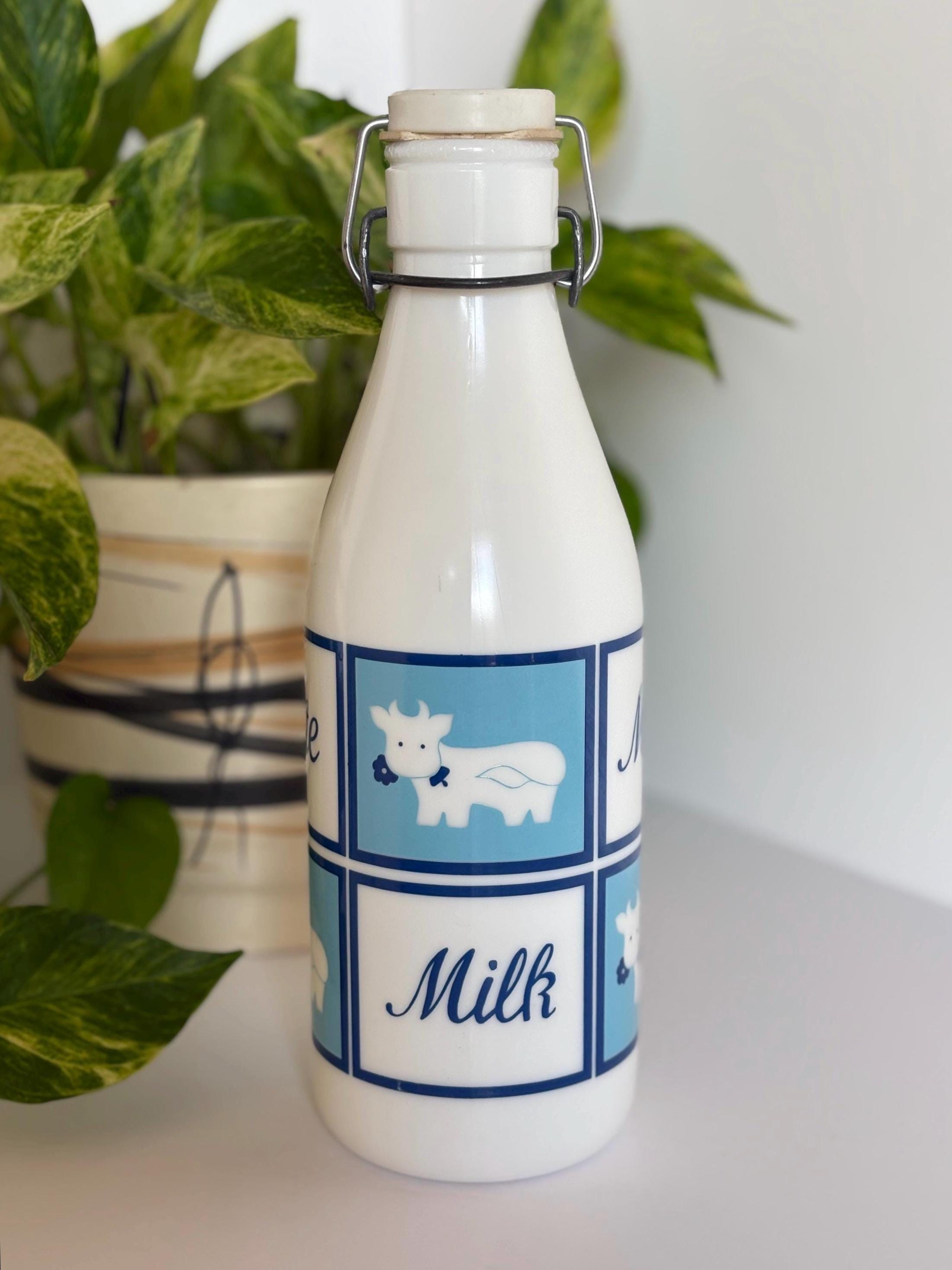 Hamilton Dairyland Milk Bottle (BS) Hamilton Dairyland Milk Bottle (BS)