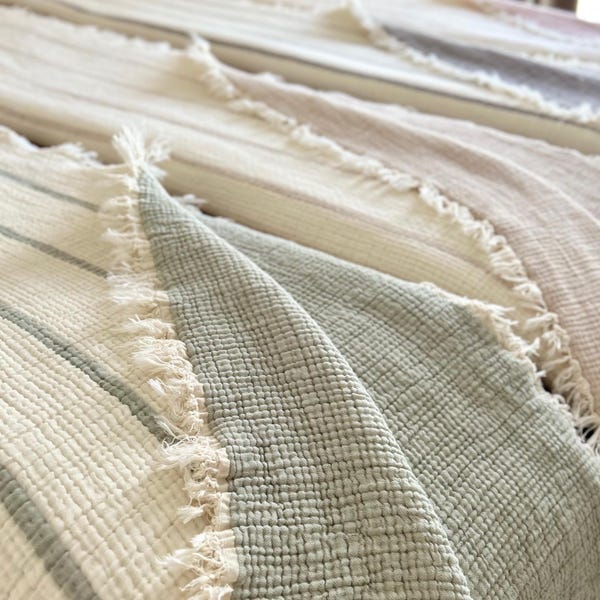 Boho Striped Muslin Bedspread: Lightweight Cotton Twin/Queen/King Blanket