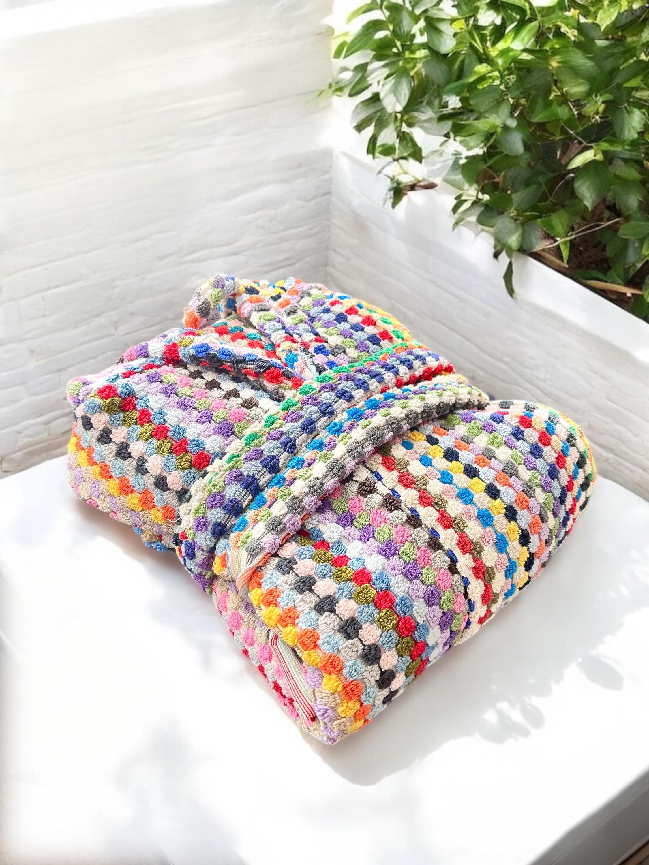 Handwoven Hooded Cotton Turkish Bathrobe: Colorful Chickpea Pattern