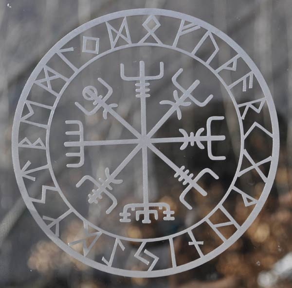 Norse Wayfinder Vegvisir vinyl car decal Free shipping Runes 20+ colors