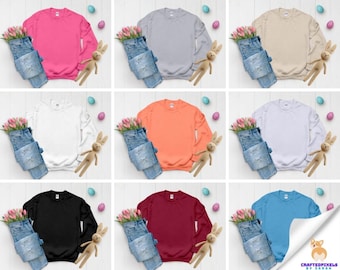 Gildan 18000 Sweatshirt Mockup Bundle: Gefaltet Flat Lay (Digitaler Download)