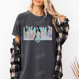 Special Edition Red Velvet Cosmic Kpop T-shirt | Red Velvet | Vintage Retro Unisex T-Shirt | Red Velvet Shirt | Kpop Graphic Tee | ReVeluv