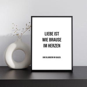 Poster "Liebe ist wie Brause im Herzen und Blubbern im Bauch" | Plakat mit lustigem Spruch, Poster für Verliebte, Schmetterlinge im Bauch