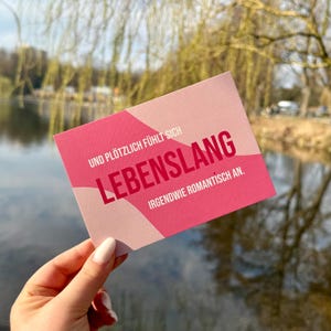 Postkarte "Lebenslang" | "Und plötzlich fühlt sich Lebenslang irgendwie romantisch an" | Karte mit Liebeserklärung, Karte zur Hochzeit