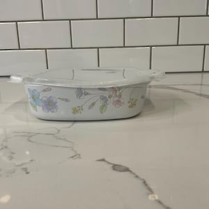 Frais et fleuri ! vintage Corning Ware bouquet printanier A-1-B 1 pte plat avec couvercle en plastique