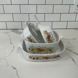 Set of 4 Vintage Corning Ware Dishes – Classic Retro Cookware in Good Condition