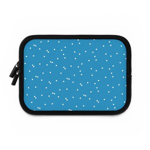 Funda para portátil azul con diseño de cielo estrellado y puntos de constelación