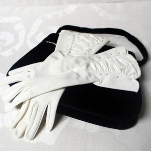 Vintage  Bridal Gloves Lady Gay White Mid-Length Ruched & Pearls Cotton Gloves BRIDAL FORMAL 6 1/2