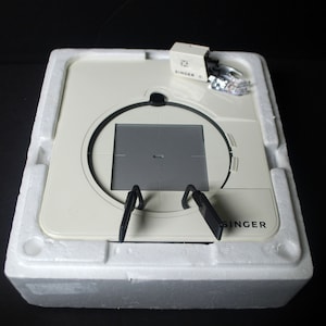 Singer 6268 Sewing Machine Sew Ware Embroidery Unit w/ Foot Accessory Attachment