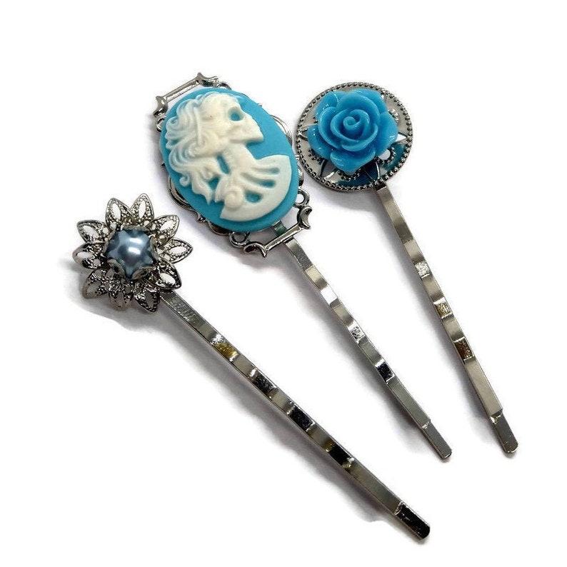 Pink Skull Hair Pins Set of 3 Skull Bobby Pins Goth Gothic Halloween Jewelry Teen Girl English Rose Pearl Pretty Hair Slides Macabre Gift