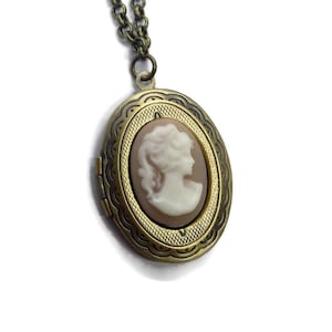 Cameo Locket Necklace Bronze Vintage Victorian Style Lady Cameo Jewelry Gift for Women Photo Locket Bridesmaid Gift Mothers Day Gift Lovely