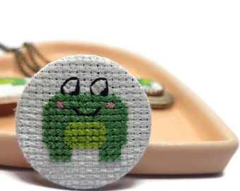 Frog pin badge Cross stitch Animal Gift for Teen Cute Kawaii Accessories Pingame Strong Flair Handmade Lover Stocking Stuffer Cottagecore