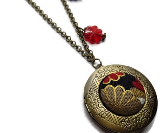 Floral Locket-Flower Pendant-Brass Picture-Layering Necklace-Vintage Style-Antiqued Bronze Jewelry-Red Necklace-Memorial Necklace-Unique