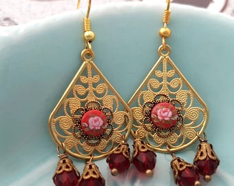 Red Flower Golden Dangle filigree earrings-Gypsy Earrings-Bohemian Style-Fashion Jewelry-Boho Accessory-Chandelier Earrings-Vintage Style