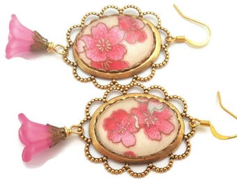 Cherry Blossoms Earrings-Sakura Earrings-Pink Floral Jewelry-Spring Fashion-Gold toned Earrings-Kimono Fabric-Earwire Earrings-Jewellery