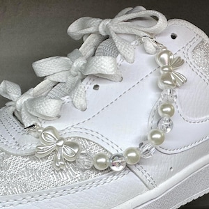 Pearl Bow Sneaker Chain, Bridal Wedding Shoe Jewelry, Beaded Ribbon Charm