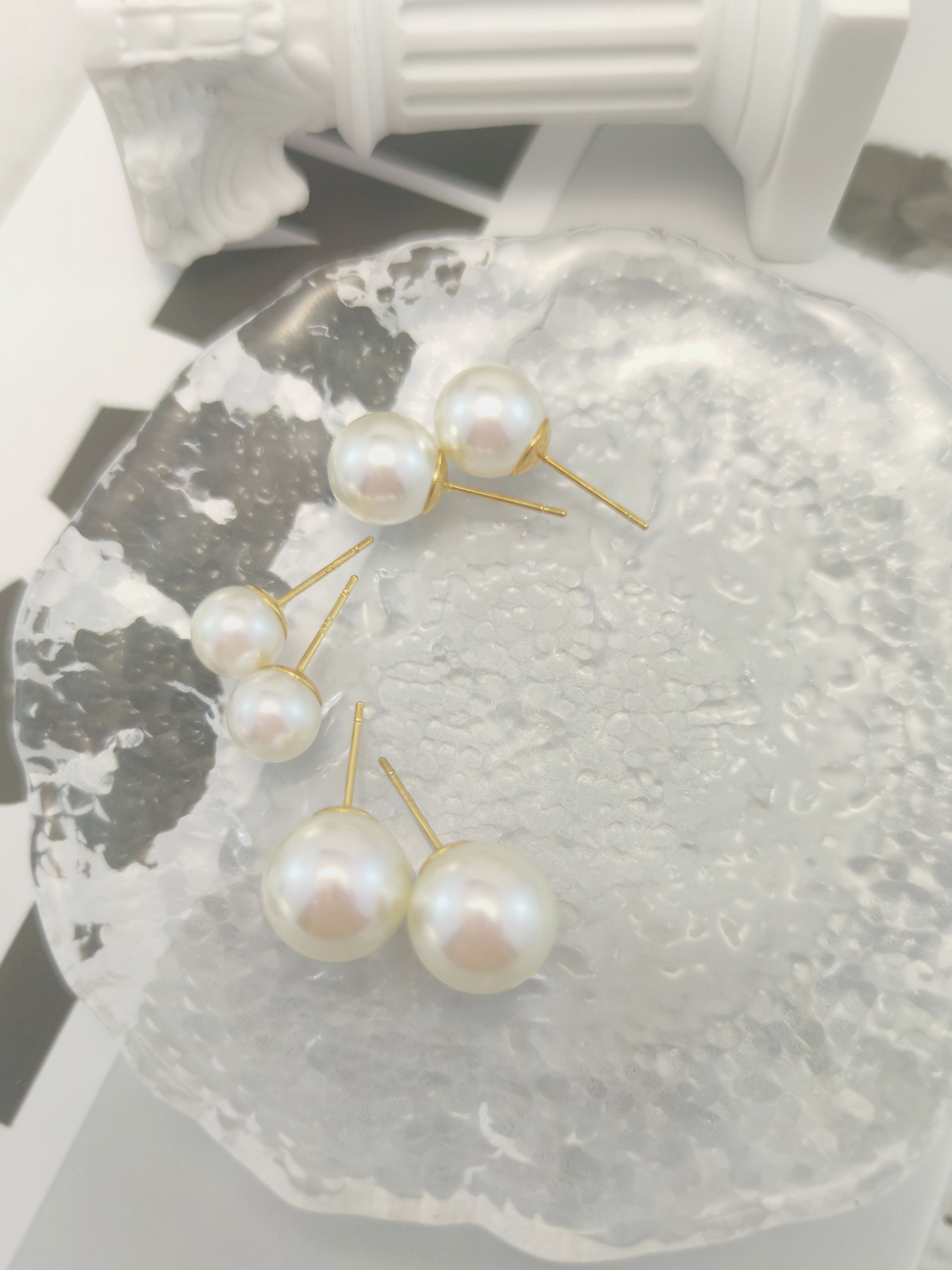 Fresh Water Pearl Stud Earrings/elegant and Timeless Jewelry 