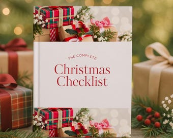 Op de afbeelding: Een boek getiteld "The Complete Christmas Checklist" met rode tekst, omringd door ingepakte cadeaus met rode linten en geruit cadeaupapier. De achtergrond heeft een wazig bokeh-effect van kerstverlichting en groen.