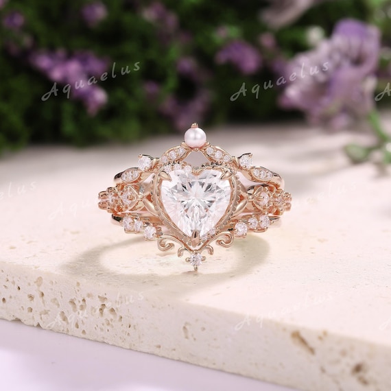 Vintage Heart Moissanite Engagement Ring Set 3pcs Rose Gold