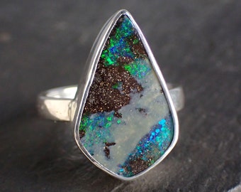 Australian boulder opal ring / opal ring / opal jewelry / boulder opal / natural opal / genuine opal / crystal opal / green opal ring / gift