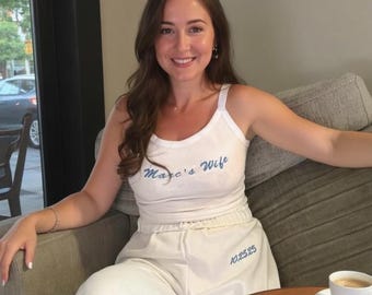 Ensemble pyjama brodé Mme, débardeur et pantalon de jogging Mme, pyjama de mariée, pyjama de mariée, ensemble Mme, tenue de douche nuptiale, cadeau de fiançailles pour elle