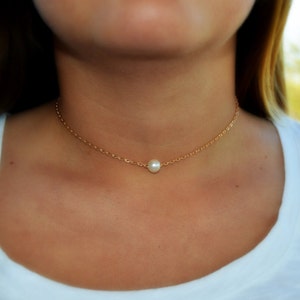 Single Pearl on Gold Chain Choker Necklace, Boho Style, Minimalistic Necklace, White Pearl, Simple, Minimal, Wedding Bridal Jewelry