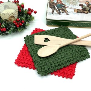 Christmas Potholder Crochet Pattern Rustic Holiday Hot Pad Crochet PDF Handmade Kitchen Decor Crochet Gift Idea Beginner-Friendly Pattern