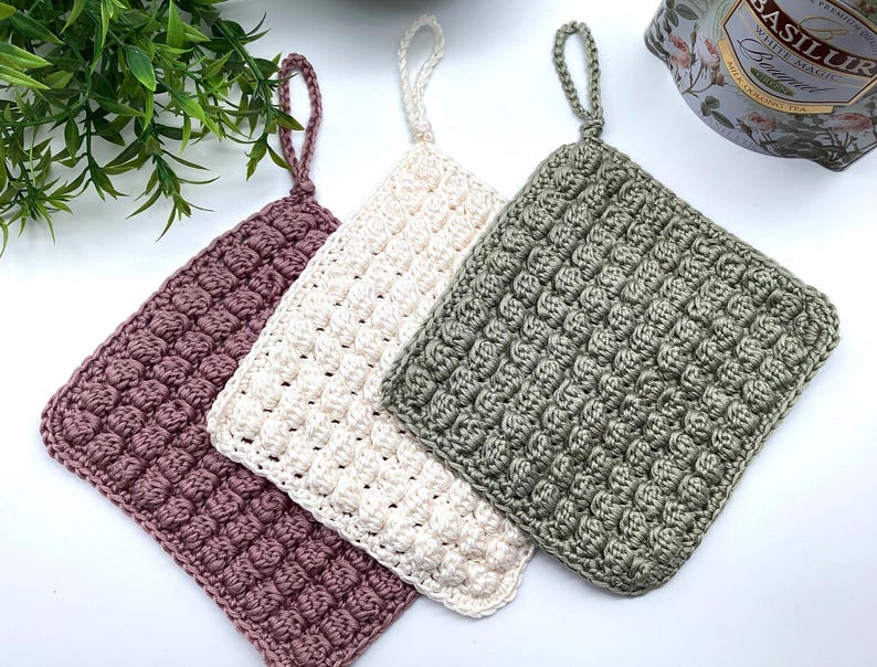 crochet potholder hot pad pattern bobble stitch pot holder english crochet tutorial for beginners Christmas gift Easter gift Housewarming gift Birthday gift idea