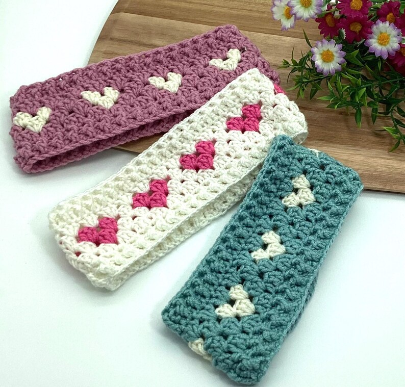 Englische Häkelanleitung für Oma Herzen Stirnband Häkelohrenwärmer Anleitung für Anfänger Weihnachtsgeschenk Süßes Baby Geschenk Mutter-Tochter Geschenk Bild 4
