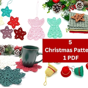 Peut inclure: Divers ornements et dessous de verre de Noël au crochet faits à la main, dans des couleurs variées, dont le rouge, le vert, le blanc et le violet. L'image présente également une tasse et le texte "5 Christmas Patterns 1 PDF".