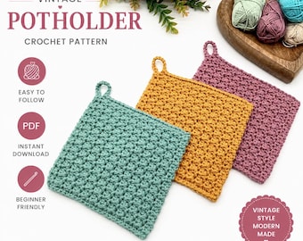 Könnte beinhalten: Drei handgefertigte Topflappen aus Häkelarbeit in Türkis, Senfgelb und Mauve. Die quadratischen Topflappen haben eine Schlaufe zum Aufhängen. Das Bild zeigt auch Wollknäuel in einer herzförmigen Holzschale. Der Text lautet "Vintage Potholder Crochet Pattern".