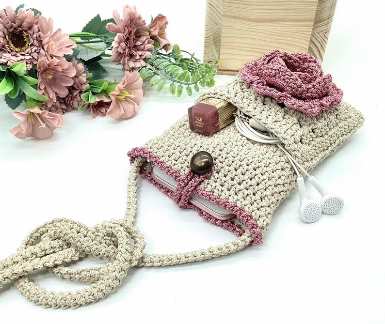 Engelskt virkmönster Vintage Rose Front Pocket Bag Phone Purse Blommig virkad väska Snygg kvinnaaccessoar Unik design Underbar gåva bild 8