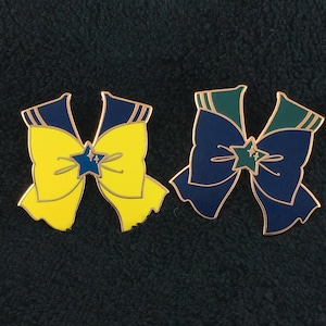 Neptune + Uranus bow pin set