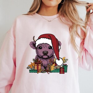 Christmas Cute Cow Sweatshirt, Cow Lover Gift, Cow Women Sweatshirt, Cow Lover Shirt, Christmas Sweatshirt, Highland Cow Crewneck, Farm Xmas
