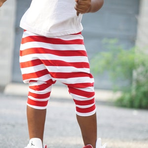 Sarouel à rayures rouges et blanches, homme musclé, meneur de cirque, short de pirate, sarouel pour tout-petit, sarouel pour bébé, short à rayures image 1