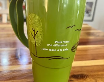 Tim Hortons 20 oz Travel Plastic Coffee Tea Mug Green Brown Good Condition