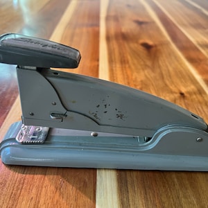 Vintage Swingline Co. late 1950&#39;s stapler, gray industrial,  Small desk size