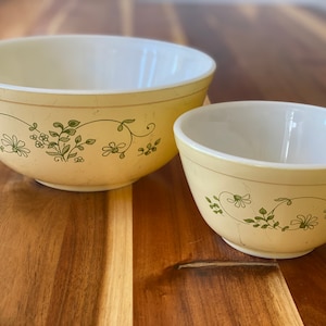 Vintage Pyrex Shenandoah  Mixing Bowl / Yellow Pyrex Bowl Complete Set #403,#401